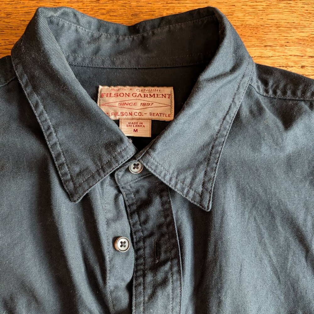 Filson Lightweight Alaskan Guide Shirt - Midnight Navy - Size Medium